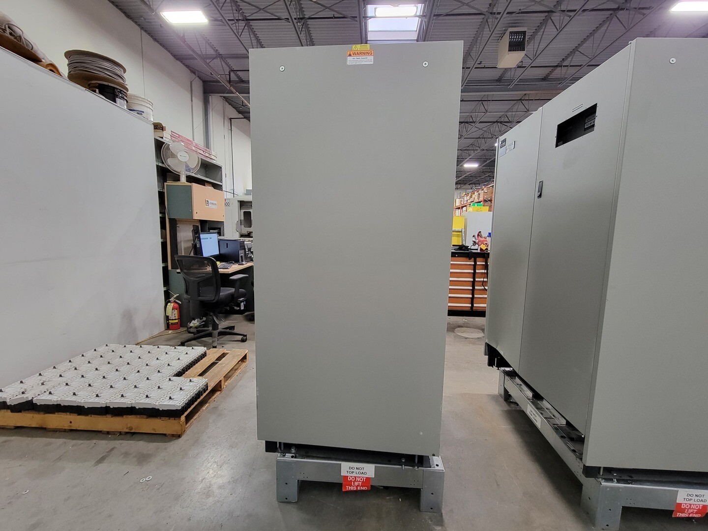 300 Amps, Liebert, PPB225C, Power Distribution Center Unit w/Transformer, 225 kVA, 600 V, 3 phase, 2011 - Image 6