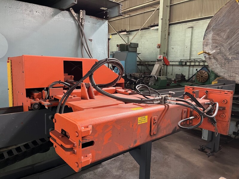 22" x 30" Hem #VT140HM-60, semi-automatic double miter tilting head vertical band saw - Image 9
