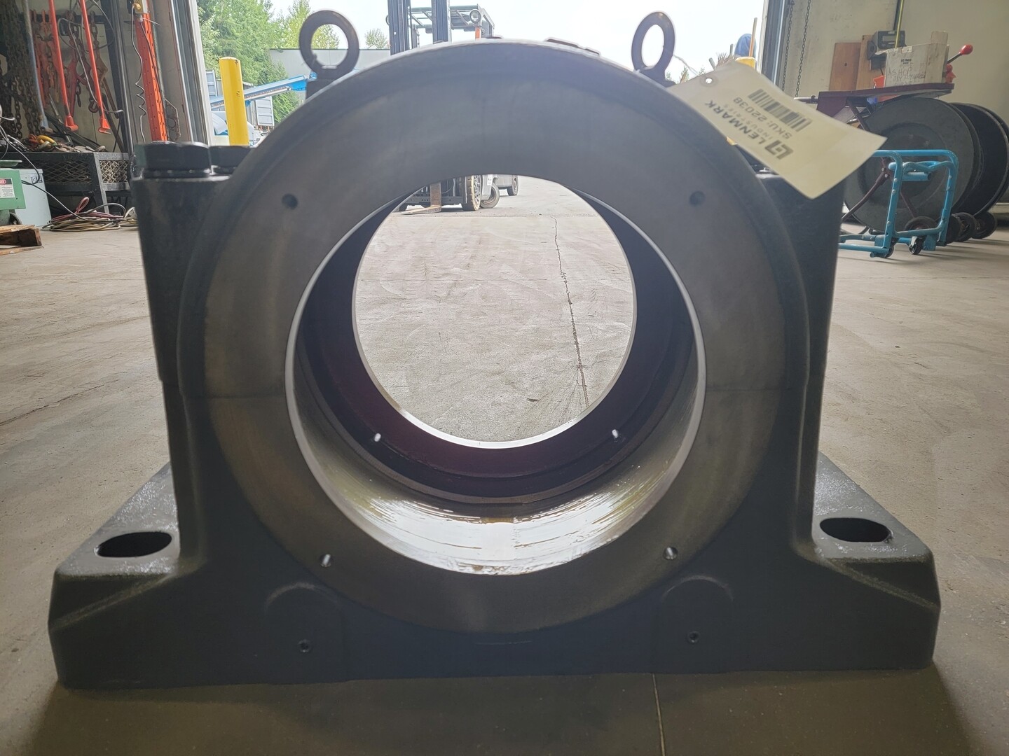 Pramac #SD3056D, Split Plumber Block Bearing Housing, 19.69" H x 960 mm L, 710 mm Distance between Bolts - Image 8