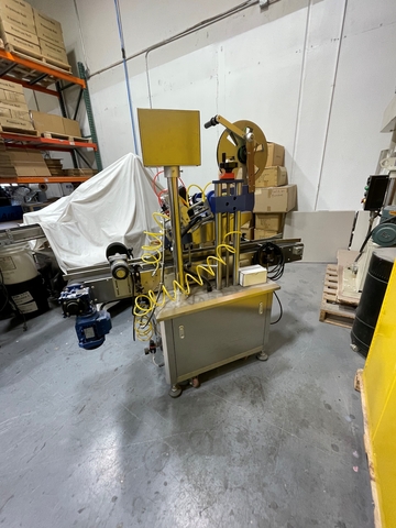 Model TT-LB, wipe-on labeler with horizontal pass thru belt conveyor through labeling station - Image 4
