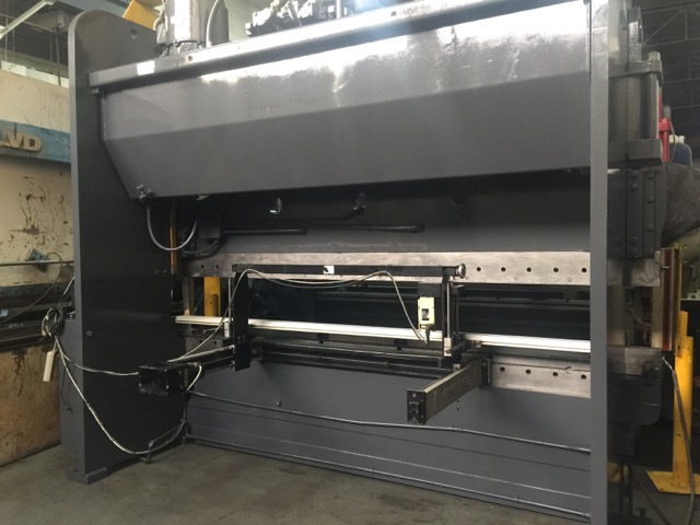 230 Ton, Cincinnati #230-CB10, CNC Hydraulic Press Brake, 12' overall, 1272" between housing - Image 2