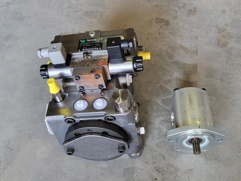 Rexroth #AA4VG28EP4DM1/32R-NSC60F013DH, Axial Piston Pump w/Gear Pump, 28 cm3/rev, 5800-6500 psi, 1765 RPM - Image 1