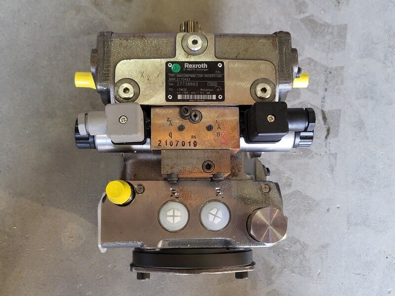 Rexroth #AA4VG28EP4DM1/32R-NSC60F013DH, Axial Piston Pump w/Gear Pump, 28 cm3/rev, 5800-6500 psi, 1765 RPM - Image 3