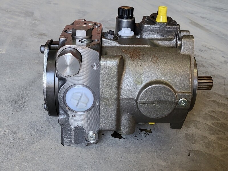 Rexroth #AA4VG28EP4DM1/32R-NSC60F013DH, Axial Piston Pump w/Gear Pump, 28 cm3/rev, 5800-6500 psi, 1765 RPM - Image 4