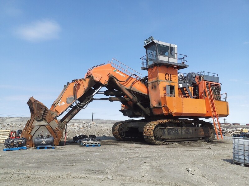 HITACHI EX3600-5 Parts: Rebuilt Bucket w/ New Teeth For Sale