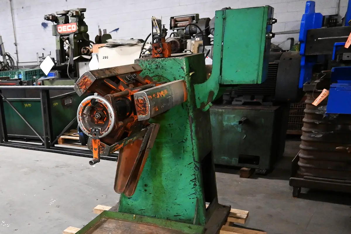 2500 lb. CWP #2500-18M, single uncoiler, 18" width, 48" outside dimensions, 15"-20" ID, 3-arm manual - Image 8