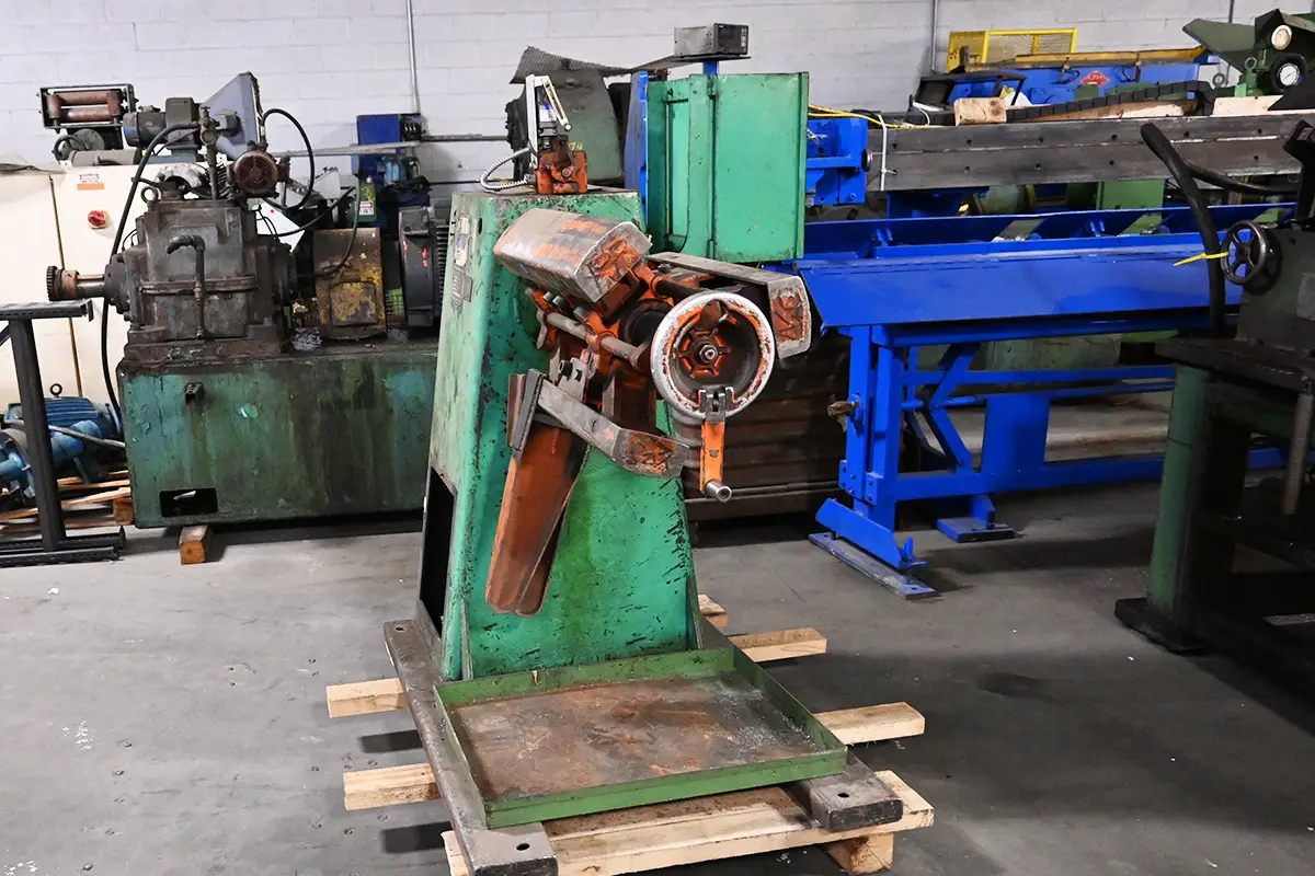 2500 lb. CWP #2500-18M, single uncoiler, 18" width, 48" outside dimensions, 15"-20" ID, 3-arm manual - Image 9