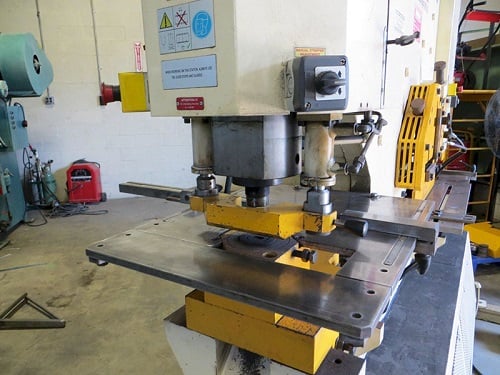 8" x 8" x 3/4" Geka #Hydracrop-165S, hydraulic ironworker, 165 ton, 20" throat, 20 HP - Image 3