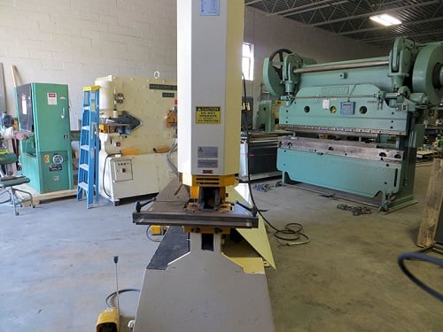 8" x 8" x 3/4" Geka #Hydracrop-165S, hydraulic ironworker, 165 ton, 20" throat, 20 HP - Image 4