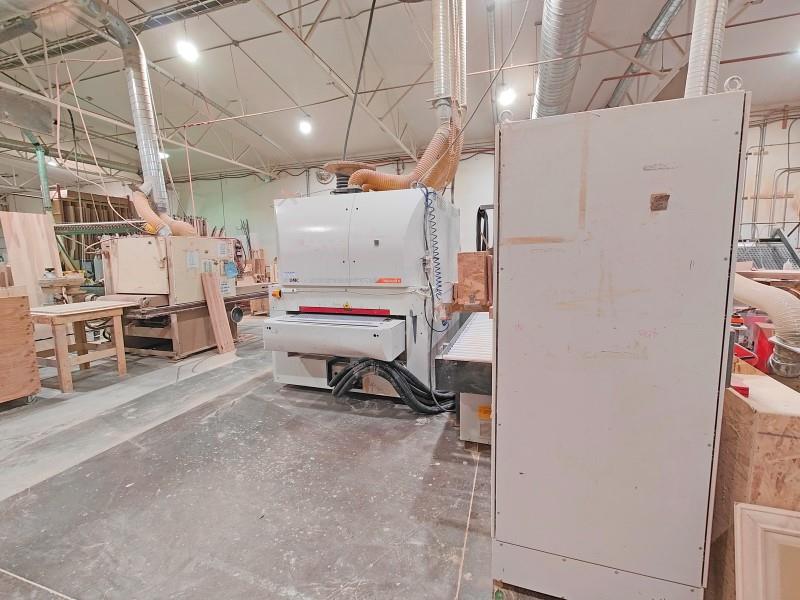 43" DMC #Unisand-K, 4-Head Wide Belt, 44" x 103" abrasive belt, 11- 60 FPM, 5.5 HP, 2007 - Image 2