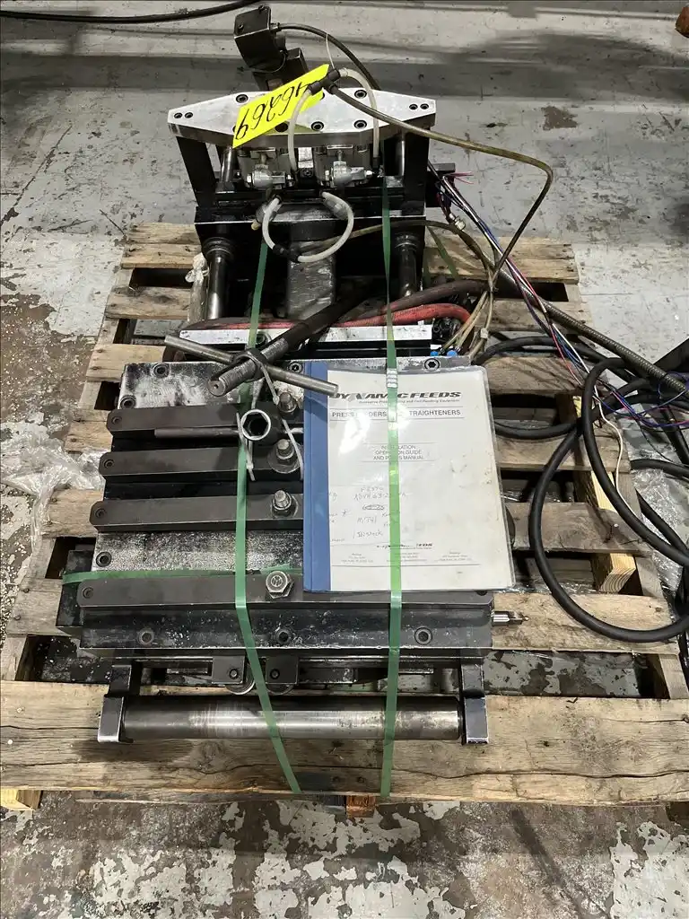 12" x .93" Dynamic Feeds #DX1212, Servo slide feed & pull thru straightener, 1996, S46269 - Image 1