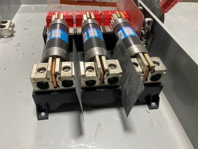 Siemens GF325NA Safety Disconnect Switch 400A 3P 240V 3PH 125HP Max CAN SHIP - Image 5