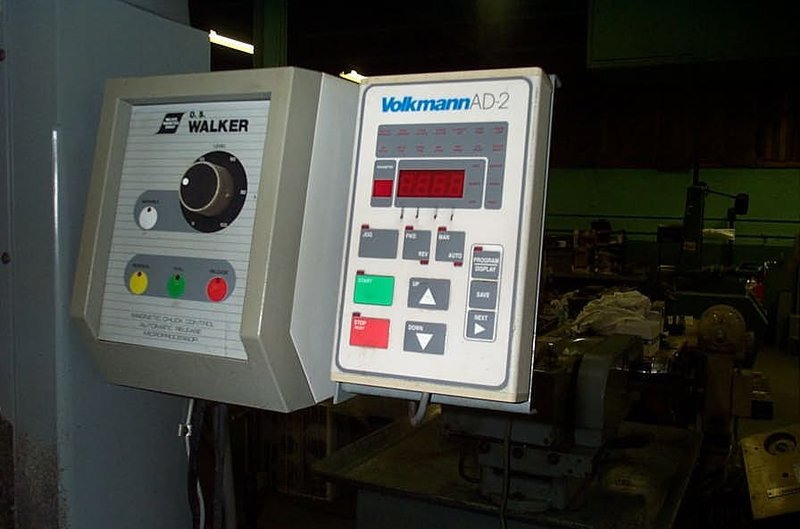 8" x 18" Parker, 3-Axis, 5 HP spindle, coolant w/filter, 1995 - Image 3