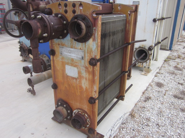 1379 sq.ft., Superchanger, UFX-51-6-UP-235, Carbon Steel frame, Stainless Steel plates, 150 psi, 1997 - Image 2