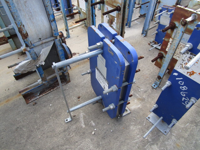 7 sq.ft., Alfa-Laval, TS6-MFG, CIP heater, 150 psi, 10 plates, Carbon Steel frame, 316 Stainless Steel plates - Image 6