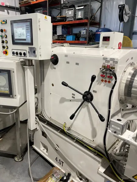 Nagahama Schenck #400-VBRM, engine balancing machine, 23.62" max length, 2015 - Image 7