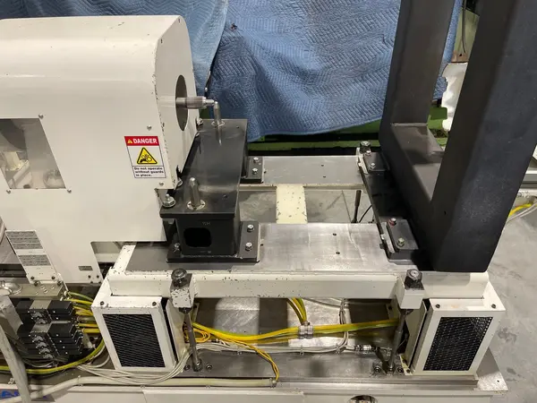 Nagahama Schenck #400-VBRM, engine balancing machine, 23.62" max length, 2015 - Image 10