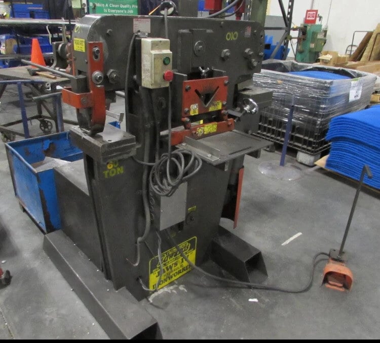 4" x 4" x 1/4" Edwards #Jaws-IV, 55 ton ironworker, 7.5" throat, 6.75" stroke, flat bar shearing, punching - Image 1