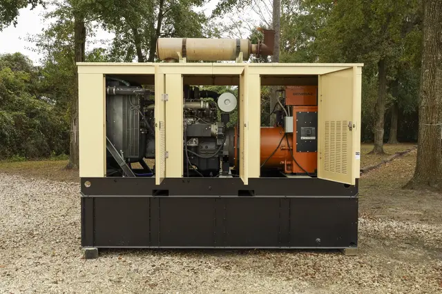 200 KW Generac #98A03897-S, generator, 120/208 Volts, 1200 hours, 2000, #091179 - Image 3