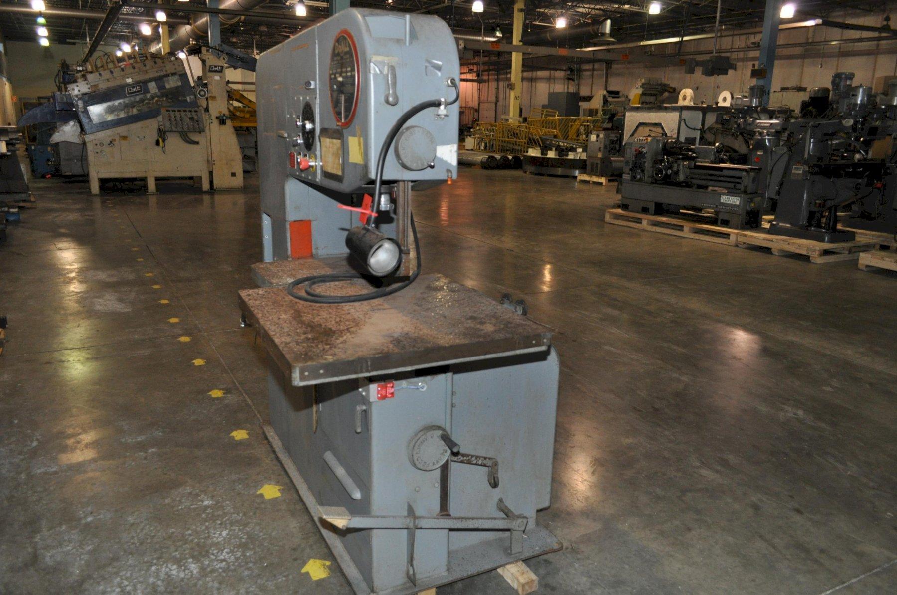 36" x 13" DoAll #36-13-20, vertical band saw, 5200 FPM, work light - Image 2