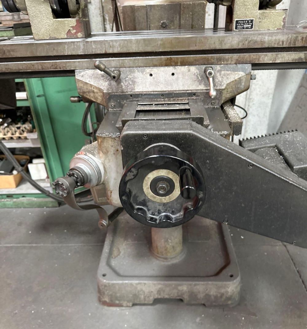 Kent #KTM-3VS, CNC vertical mill, 9" x42" tbl., 3 HP, R-8, 35" X, 12" Y, 15" Z, variable speed, Acu-Rite - Image 7