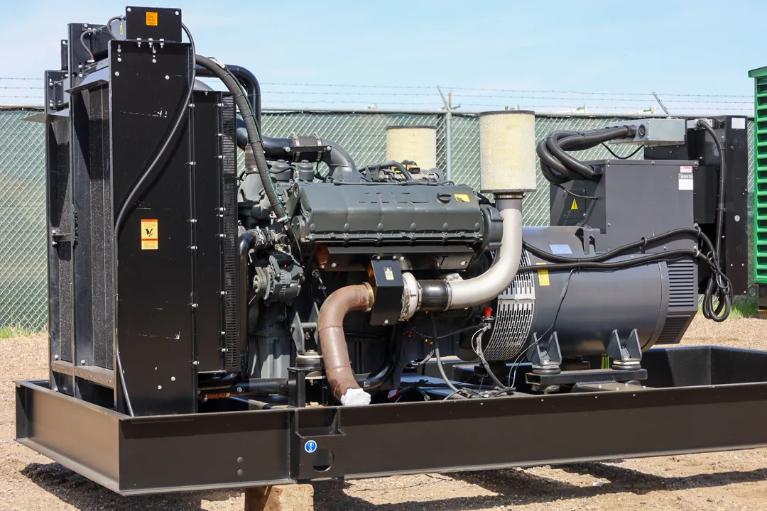515 KW Generator #IDU1600G20S, open, 277/480 Volts, 5 hours, #088898 - Image 1