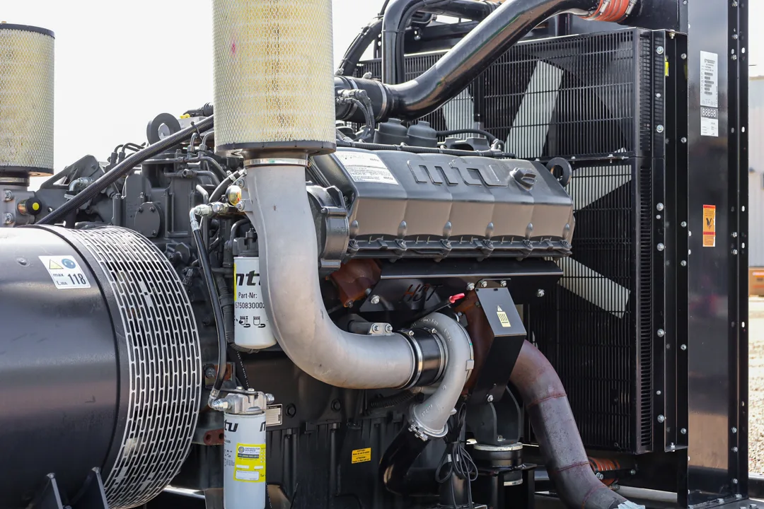 515 KW Generator #IDU1600G20S, open, 277/480 Volts, 5 hours, #088898 - Image 4