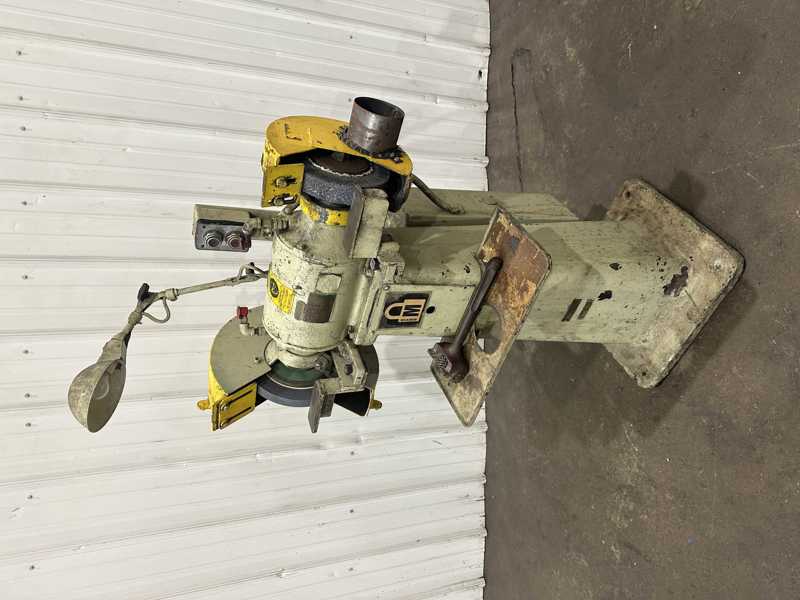 Cincinnati Hisley #17 type 3WFA, double end pedestal grinder, 1 HP, 1750 RPM - Image 2
