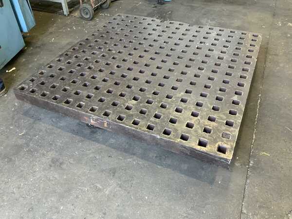 5' x 5' x 5-1/2" Acorn table,, 3-1/2"hole spacing, 6 ton capacity - Image 1