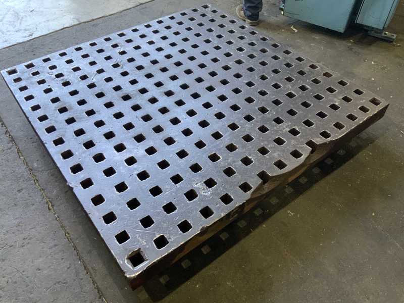 5' x 5' x 5-1/2" Acorn table,, 3-1/2"hole spacing, 6 ton capacity - Image 3