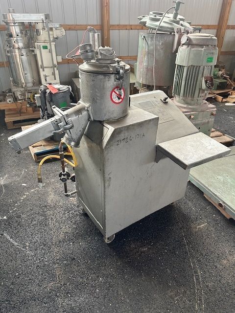 10 liter Henschel #FM10, high intensity mixer, pneumatic actuated discharge valve, 3-tier blades - Image 1