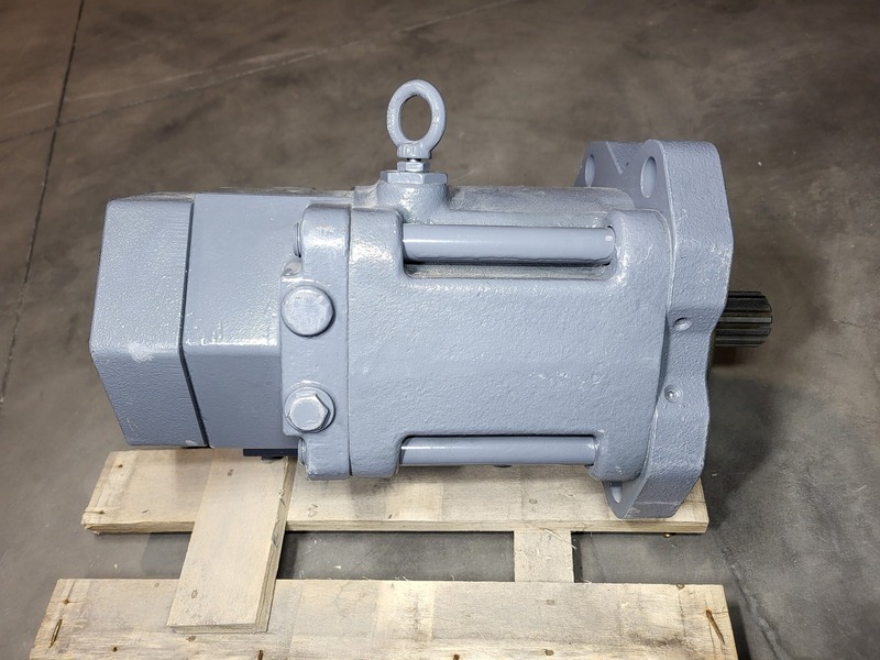 Hitachi #4447867, piston pump, new surplus - Image 6