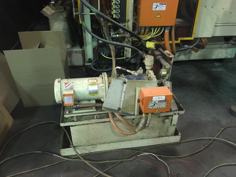 Toyo #T-465, 5-Axis Fanuc 160M CNC Control, power stock, 400mm honing wheel, coolant system, 2001 - Image 4