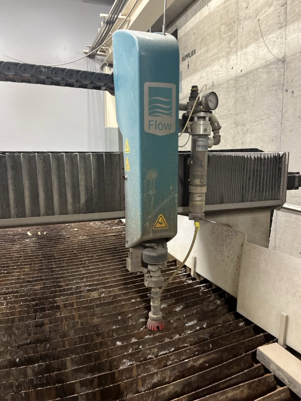 Flow #Mach-2-2030C, waterjet, FlowMaster Control, 6' x 10' table, 30 HP, 60000 psi, 2015 - Image 4