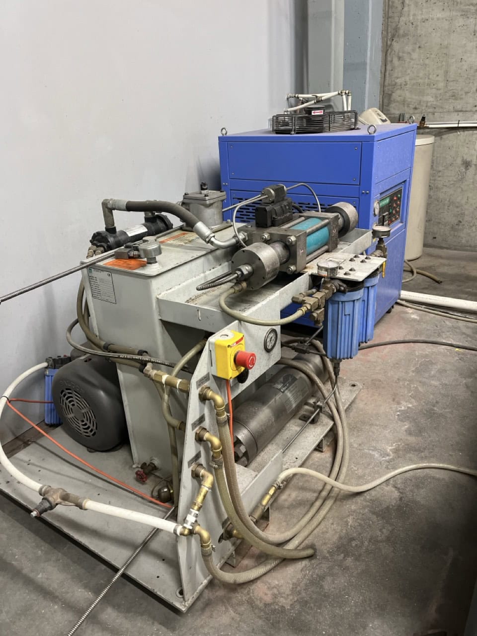 Flow #Mach-2-2030C, waterjet, FlowMaster Control, 6' x 10' table, 30 HP, 60000 psi, 2015 - Image 6