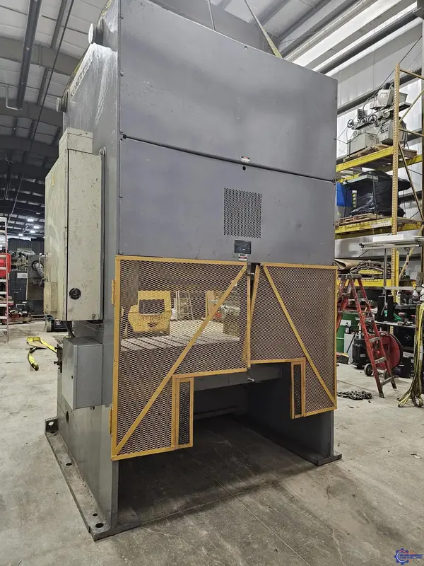 165 Ton, Komatsu #OBW150-2, gap frame press, 7.87" stroke, 18.11" Shut Height, 30-65 VSPM, 15 HP, 78" x29.9" - Image 4