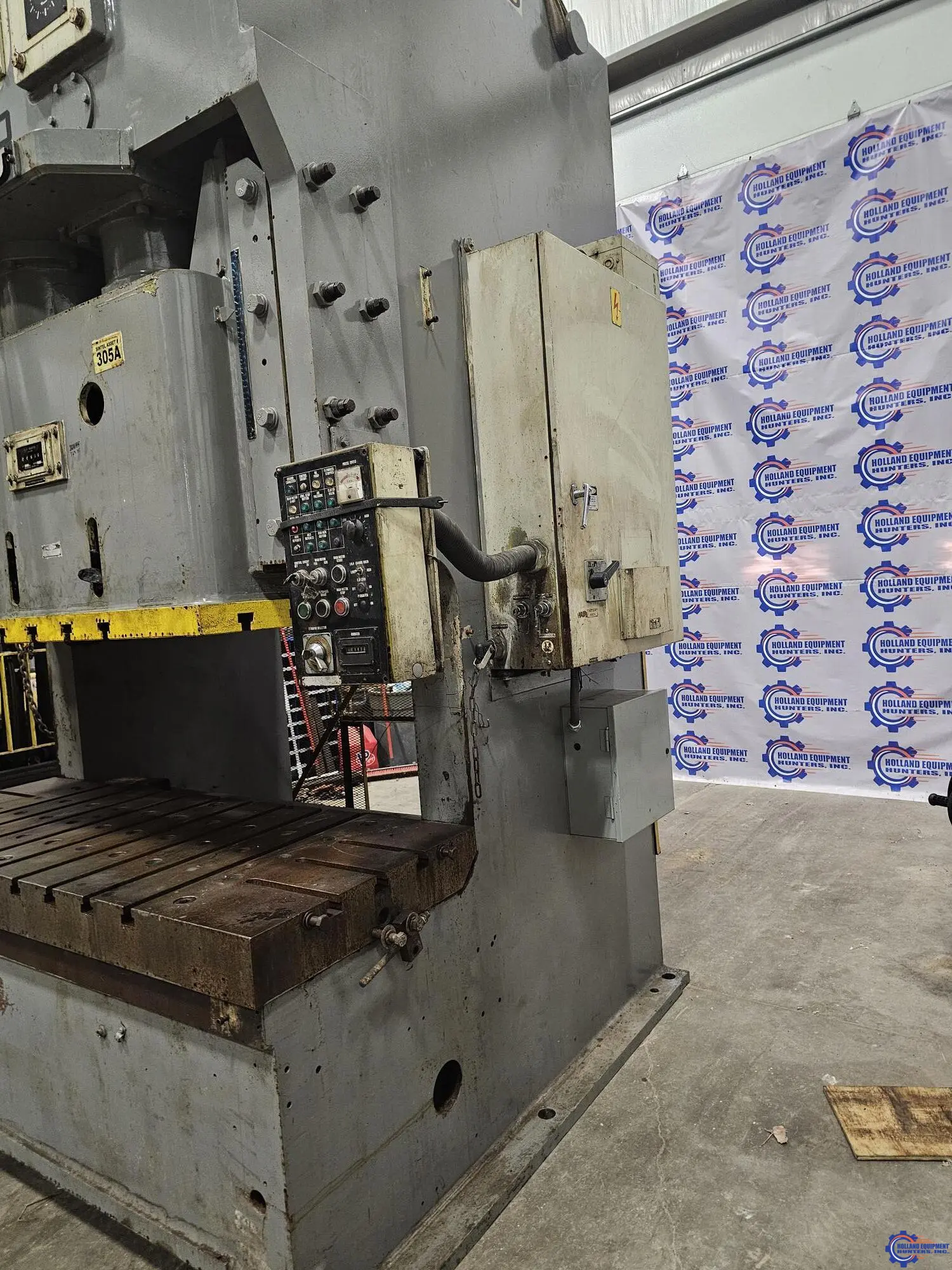165 Ton, Komatsu #OBW150-2, gap frame press, 7.87" stroke, 18.11" Shut Height, 30-65 VSPM, 15 HP, 78" x29.9" - Image 6
