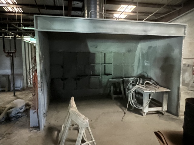 Spray booths, approx 15' x 12' (3 available) - Image 7