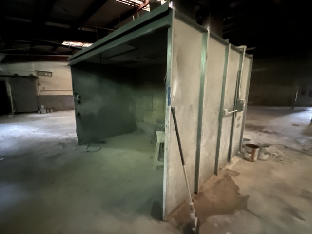 Spray booths, approx 15' x 12' (3 available) - Image 8