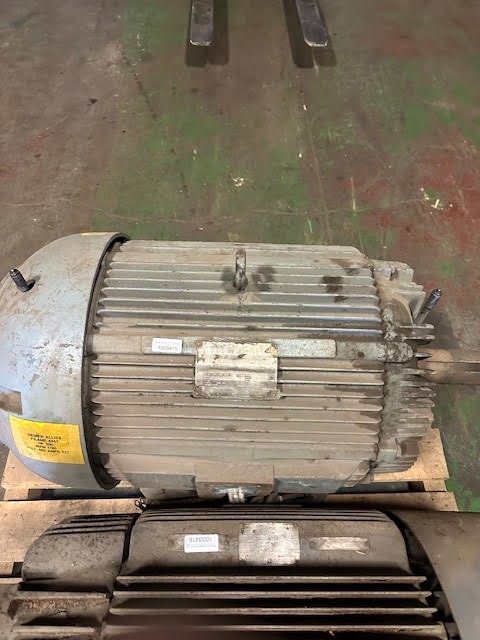 200 HP 1780 RPM Siemens, Frame 445T, 460 Volts, Squirrel Cage, electrically OK - Image 2