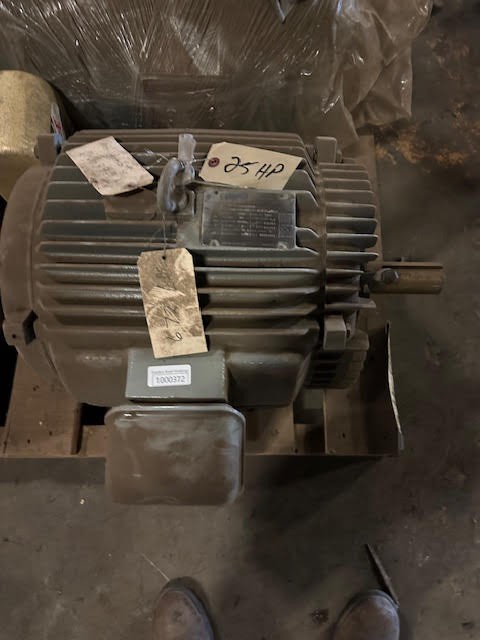 25 HP 769 RPM Sterling Electric, Frame 326T, 208-230/460 Volts, Squirrel Cage, Refurb - Image 2