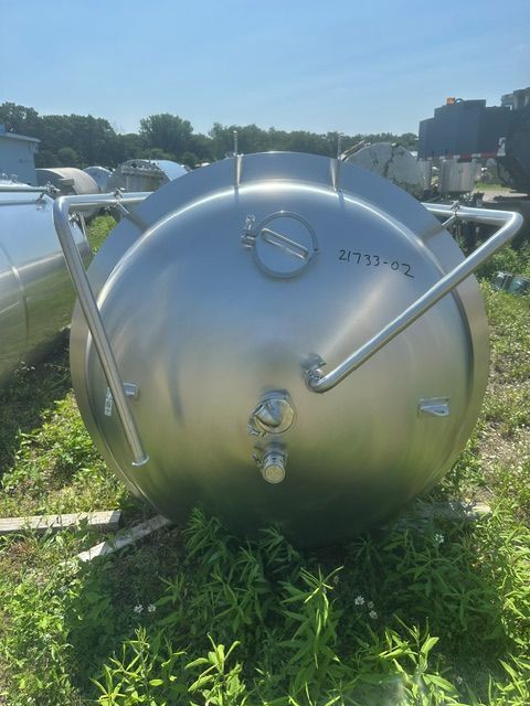 750 gallon 304 Stainless Steel fermenter tank, 4' dia. x 8' straight side, cone bottom, dished top, 2019 - Image 2