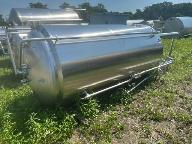750 gallon 304 Stainless Steel fermenter tank, 4' dia. x 8' straight side, cone bottom, dished top, 2019 - Image 3