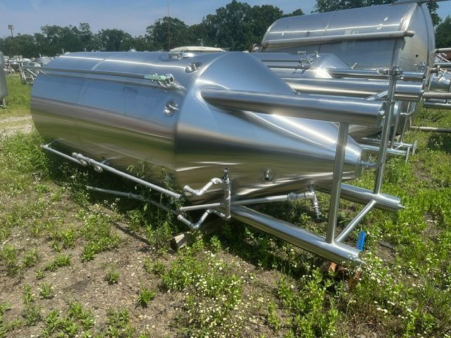 750 gallon 304 Stainless Steel fermenter tank, 4' dia. x 8' straight side, cone bottom, dished top, 2019 - Image 4
