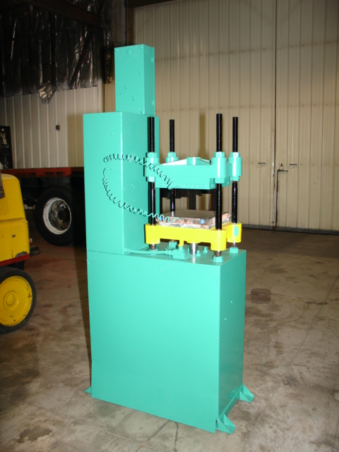 12 Ton, Wabash, 12" x12", up-act, steam/oil pltns, 4" -13" DL, 6" stroke, self-cont., #1530 - Image 2