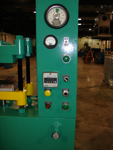 12 Ton, Wabash, 12" x12", up-act, steam/oil pltns, 4" -13" DL, 6" stroke, self-cont., #1530 - Image 3