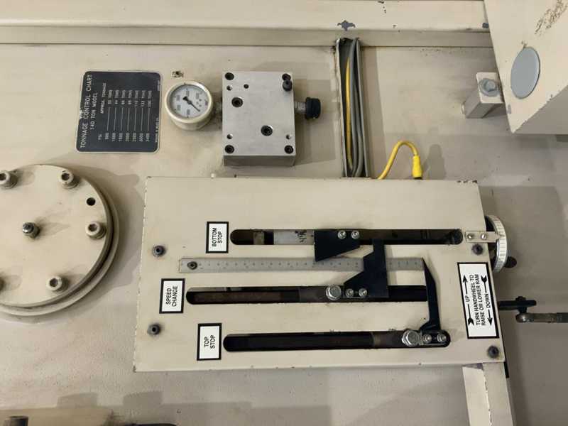 140 Ton, Wysong #MTH140-120, hydraulic brake, 10' overall, 102" between housing, 8" stroke, 17" open height - Image 3