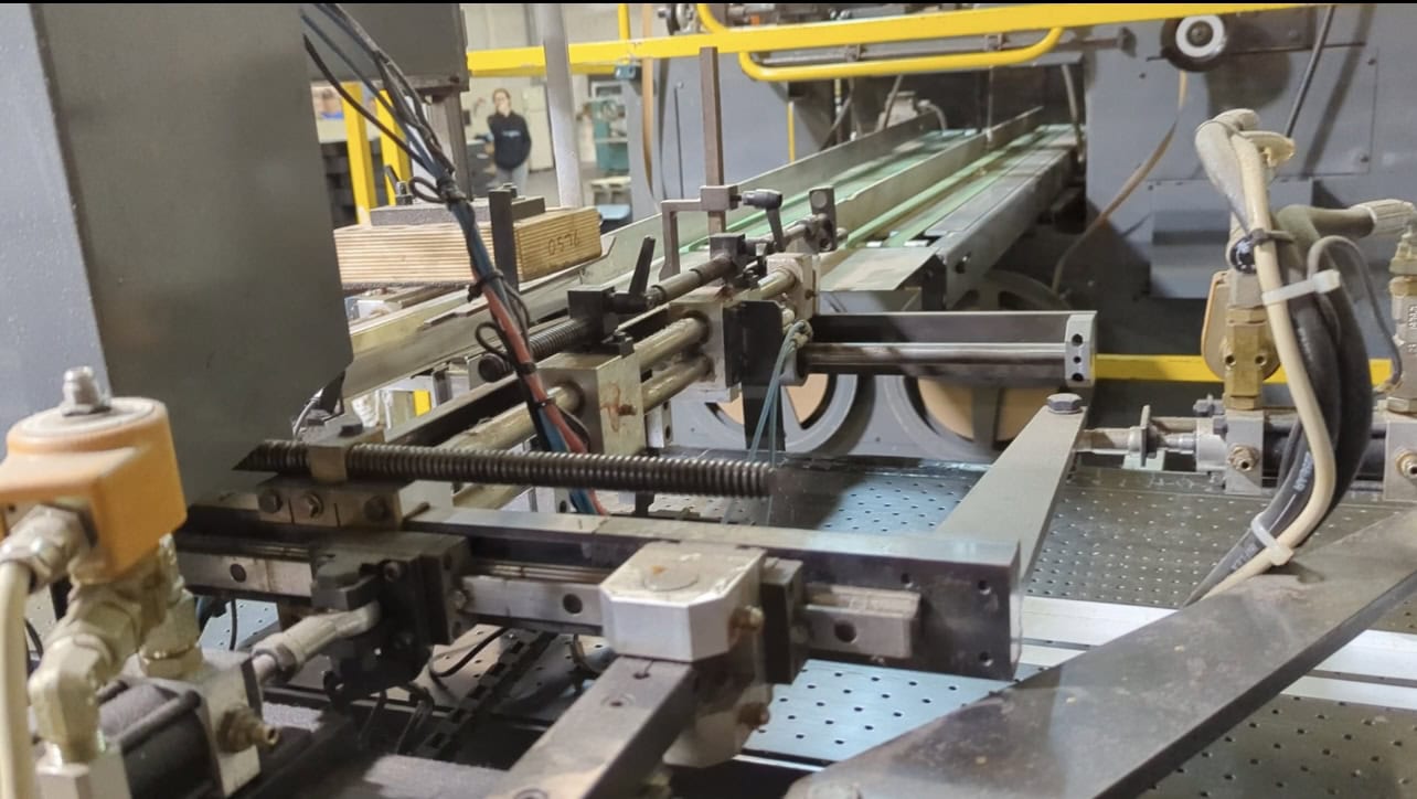 Emmeci #MC-92-HSB, Fully Automatic Rigid Box Line, Wrapper Discharge, 110 PSI - Image 5