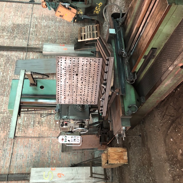 3.5" Tos #W9A, ISO 40, power draw bar, 39" x44" pwr rotary table, 3-Axis digital read out, 18 speeds: 28-1400 - Image 8