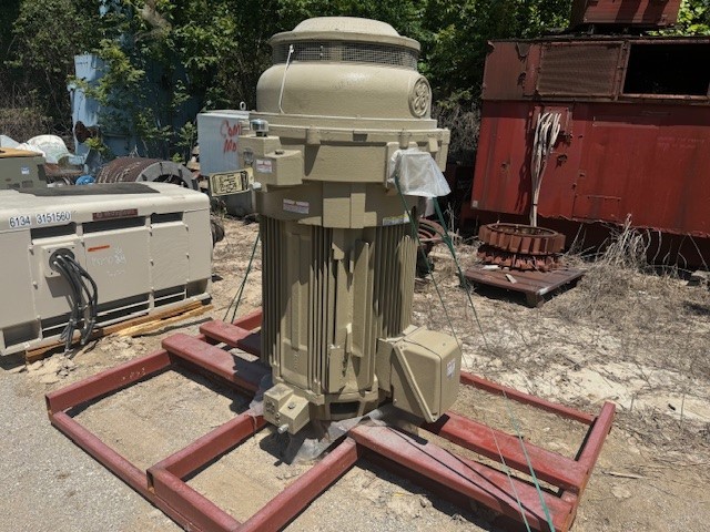 200 HP 895 RPM General Electric, Frame B509TP20, TEFC, HT, 1.15 service factor, unused surplus, 2300/4000 - Image 2